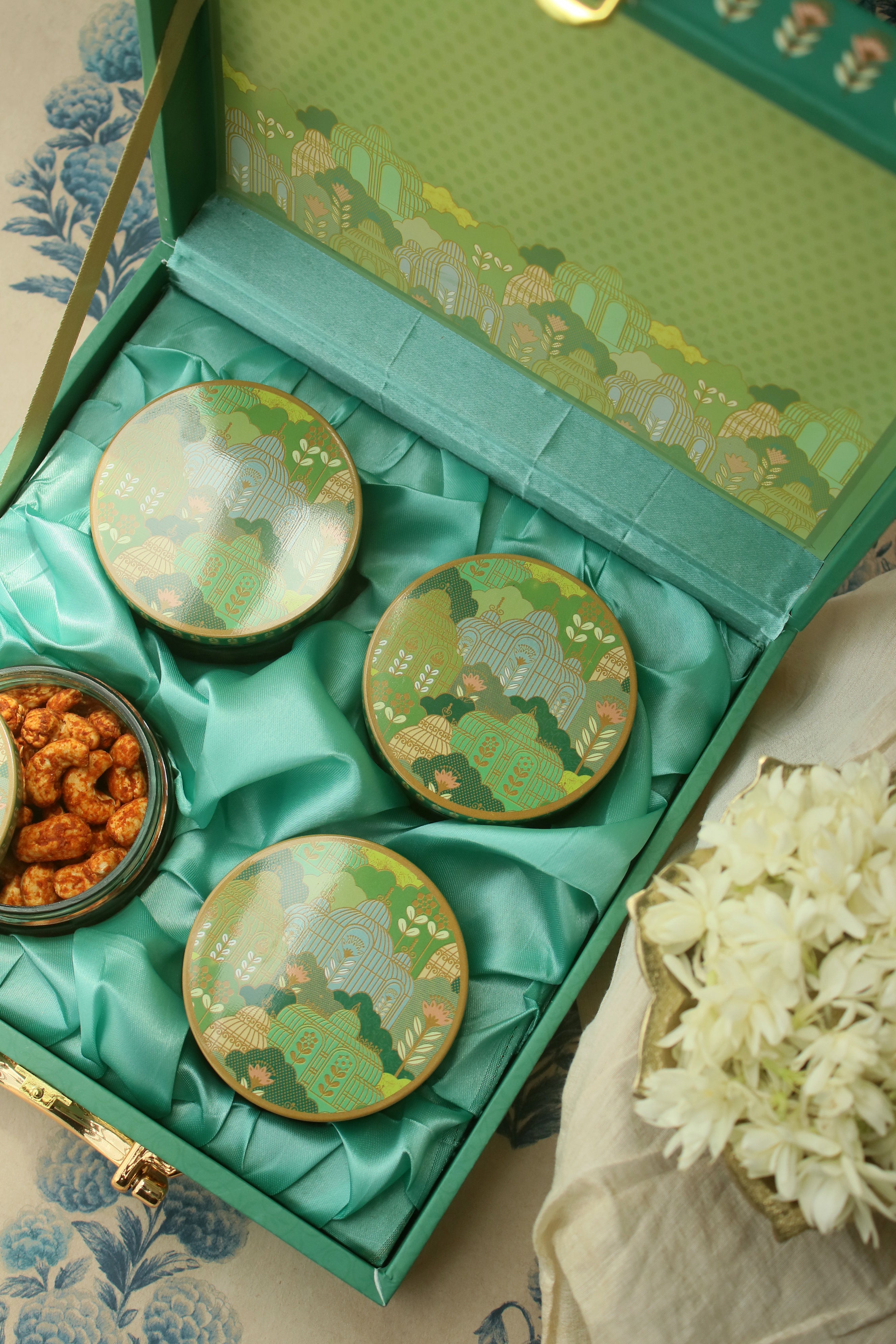 THE ESSENTIALS HAMPER-4 JARS