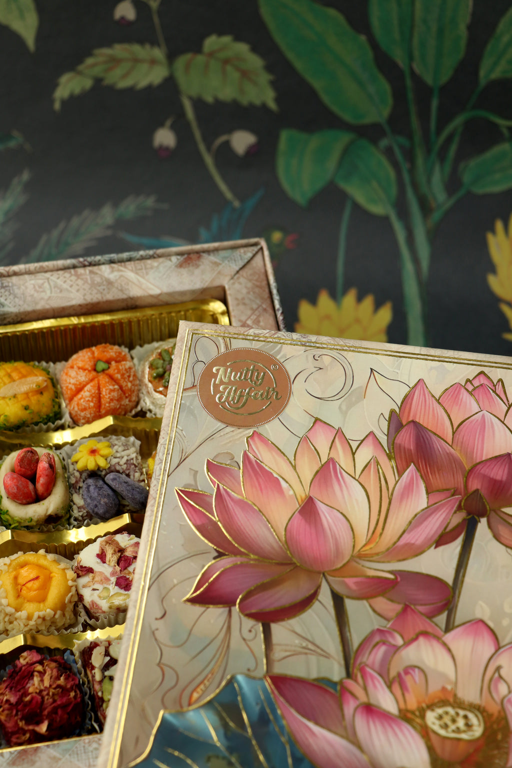 Utsav Sweet Box - 16 pc Sweet box 4