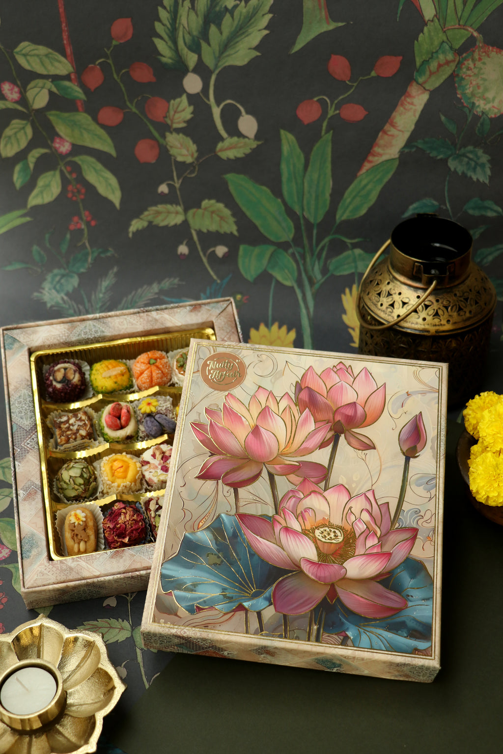 Utsav Sweet Box - 16 pc Sweet box 4