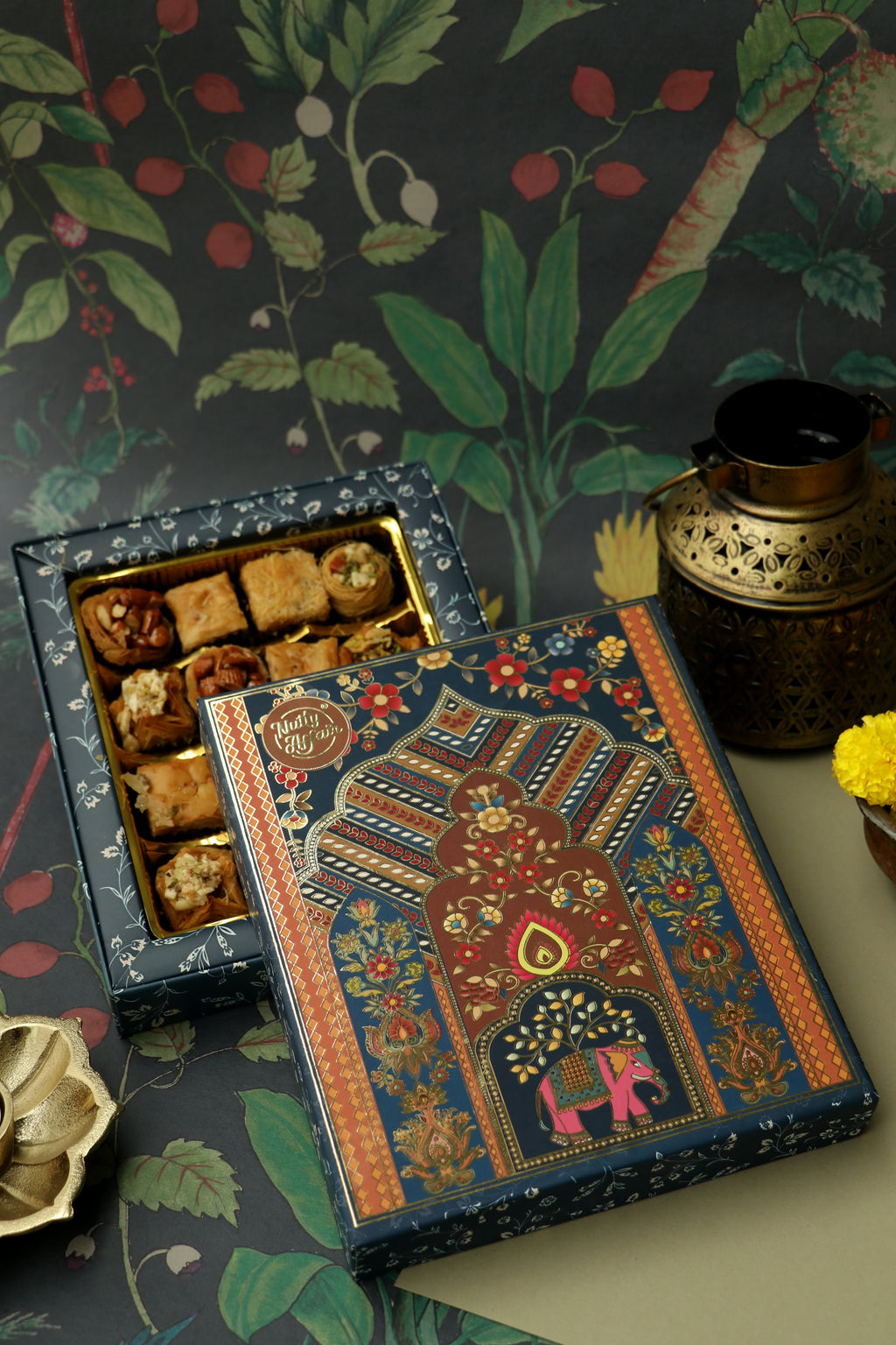 Swarnam Sweet Box - 16 pc Sweet box 6