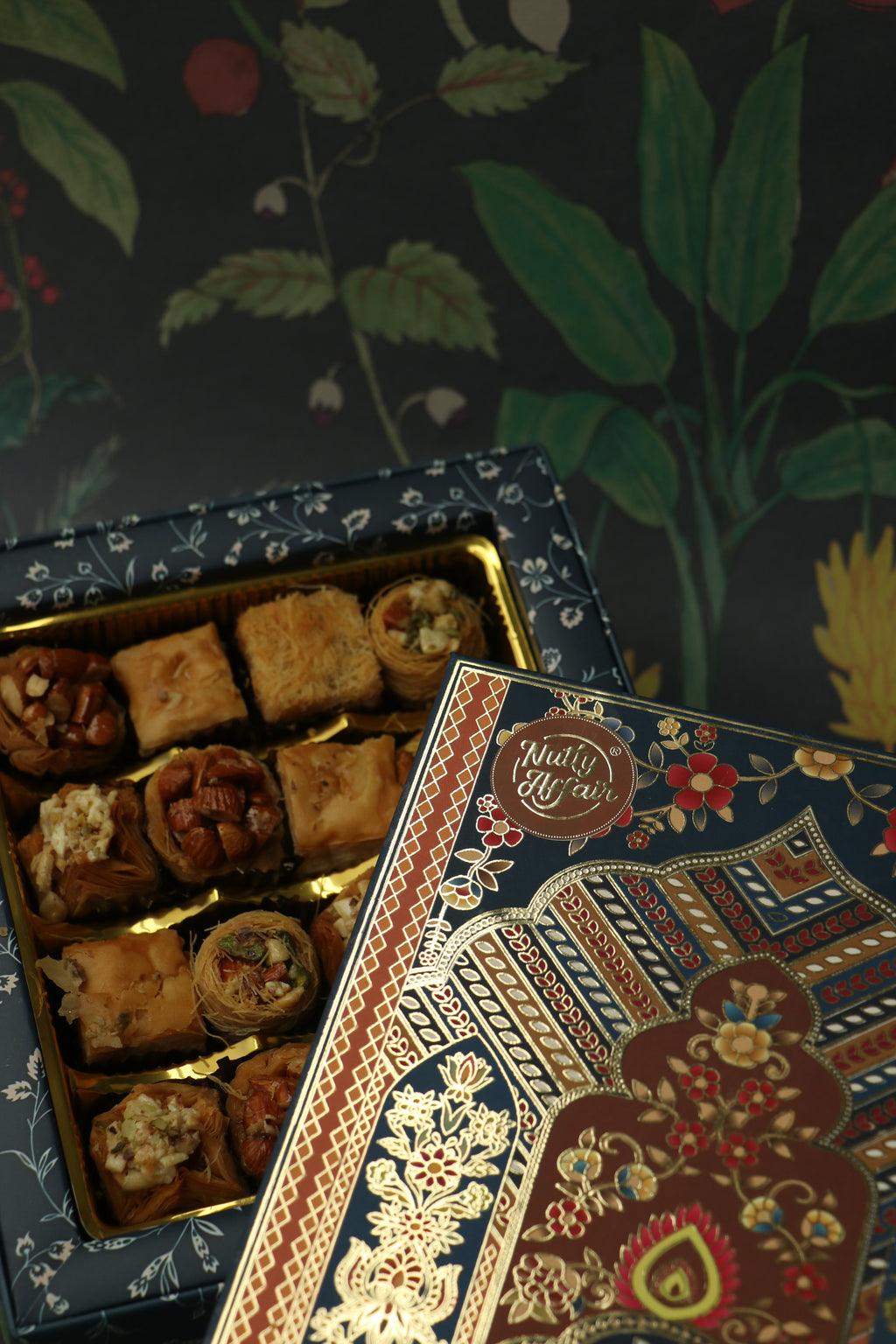 Swarnam Sweet Box - 16 pc Sweet box 6