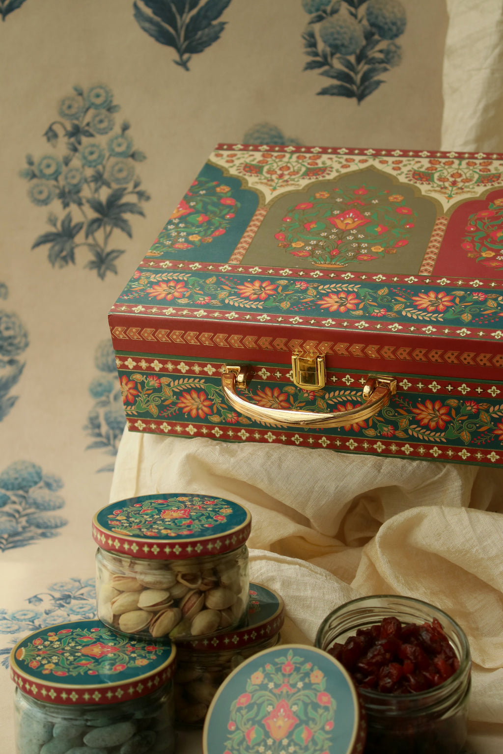 THE CRIMSON BOX