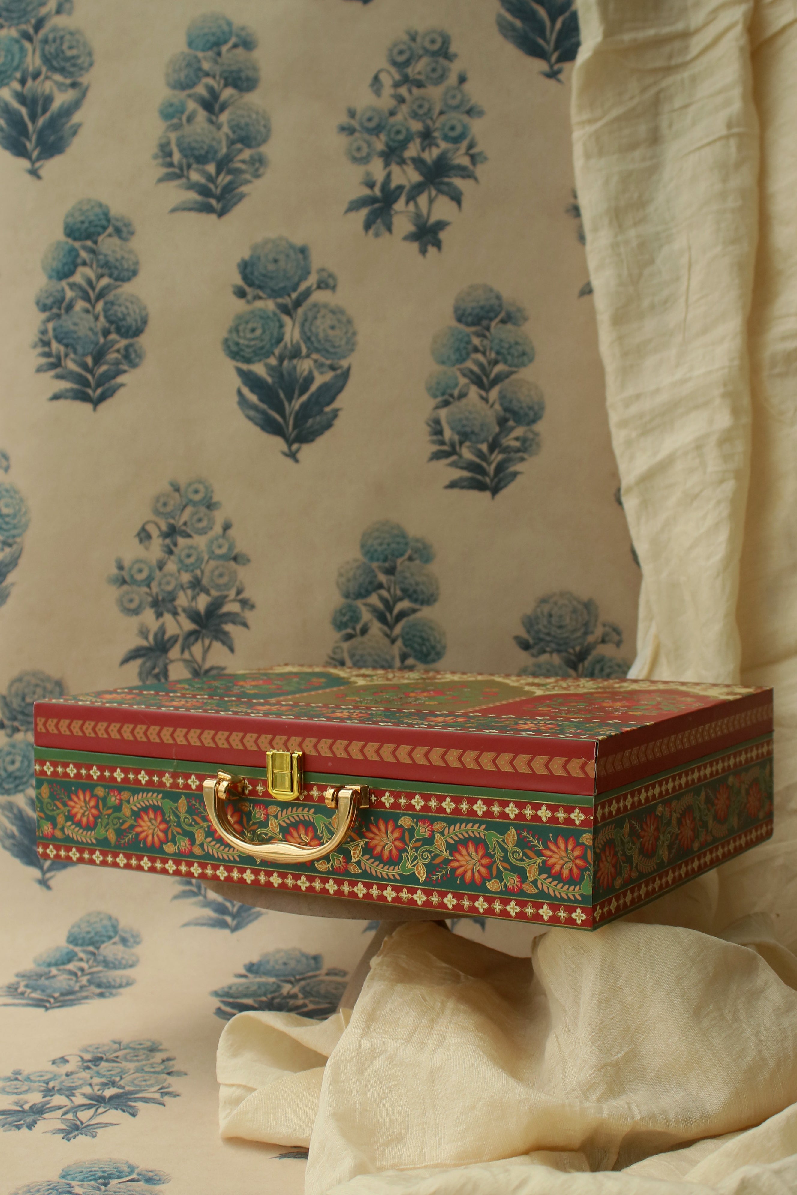 THE CRIMSON BOX