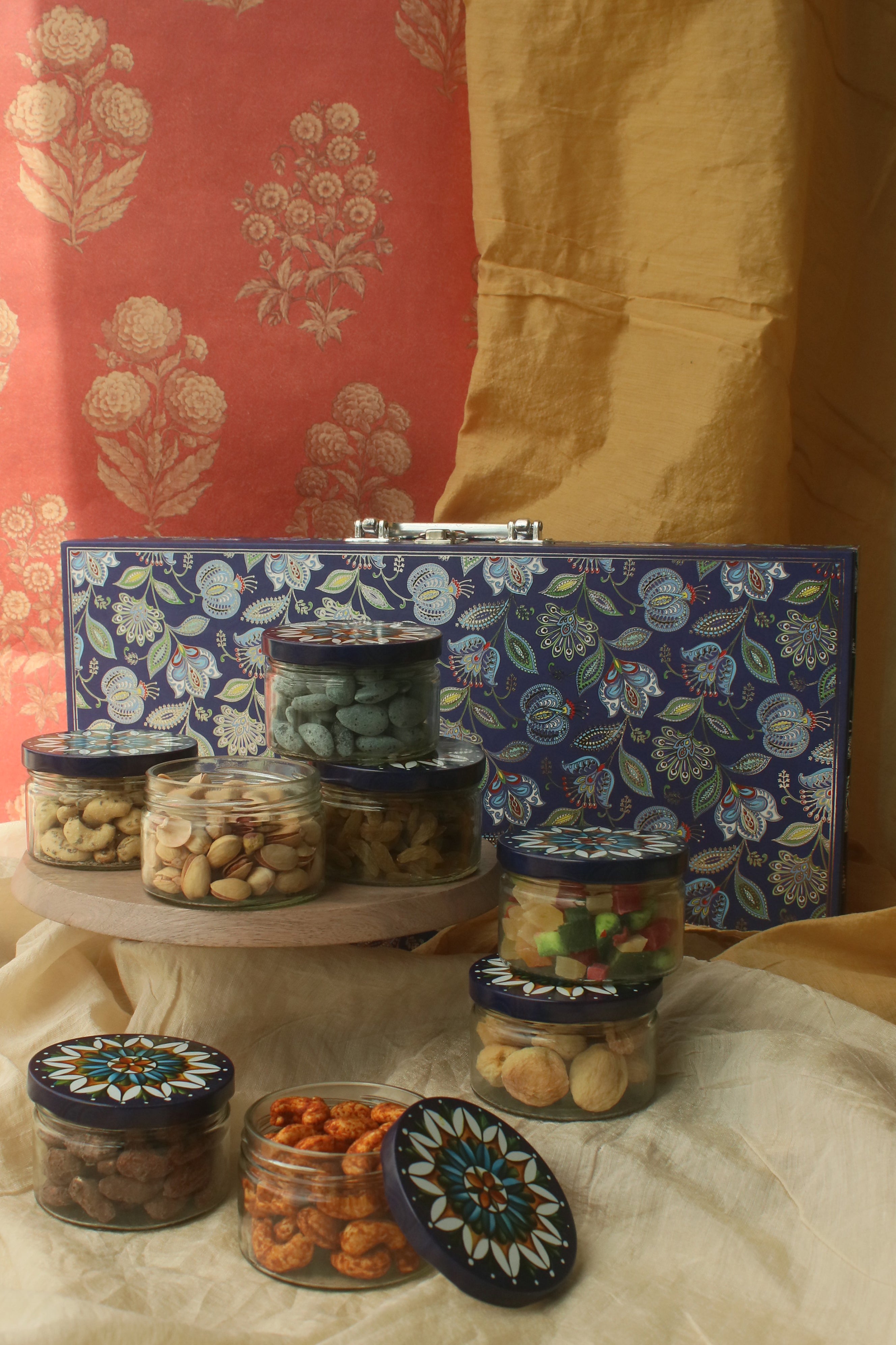 THE HEIRLOOM CASE