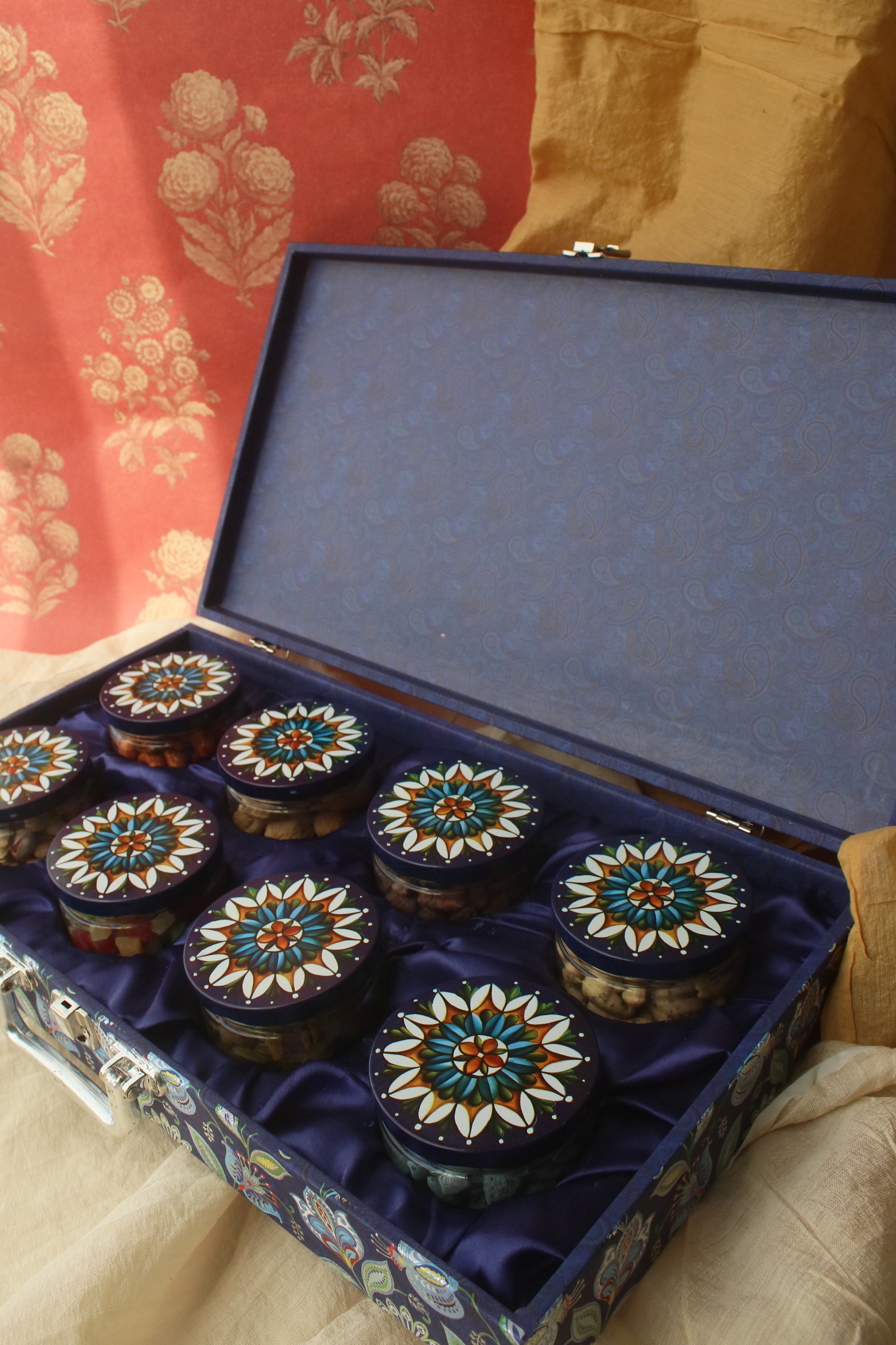 THE HEIRLOOM CASE