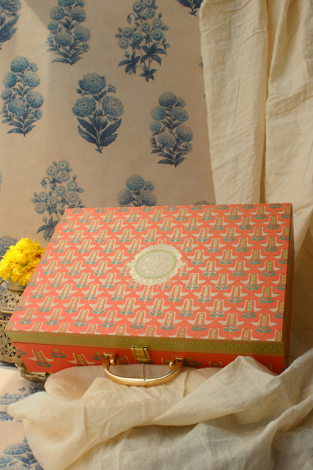 CUTRUS CHEST