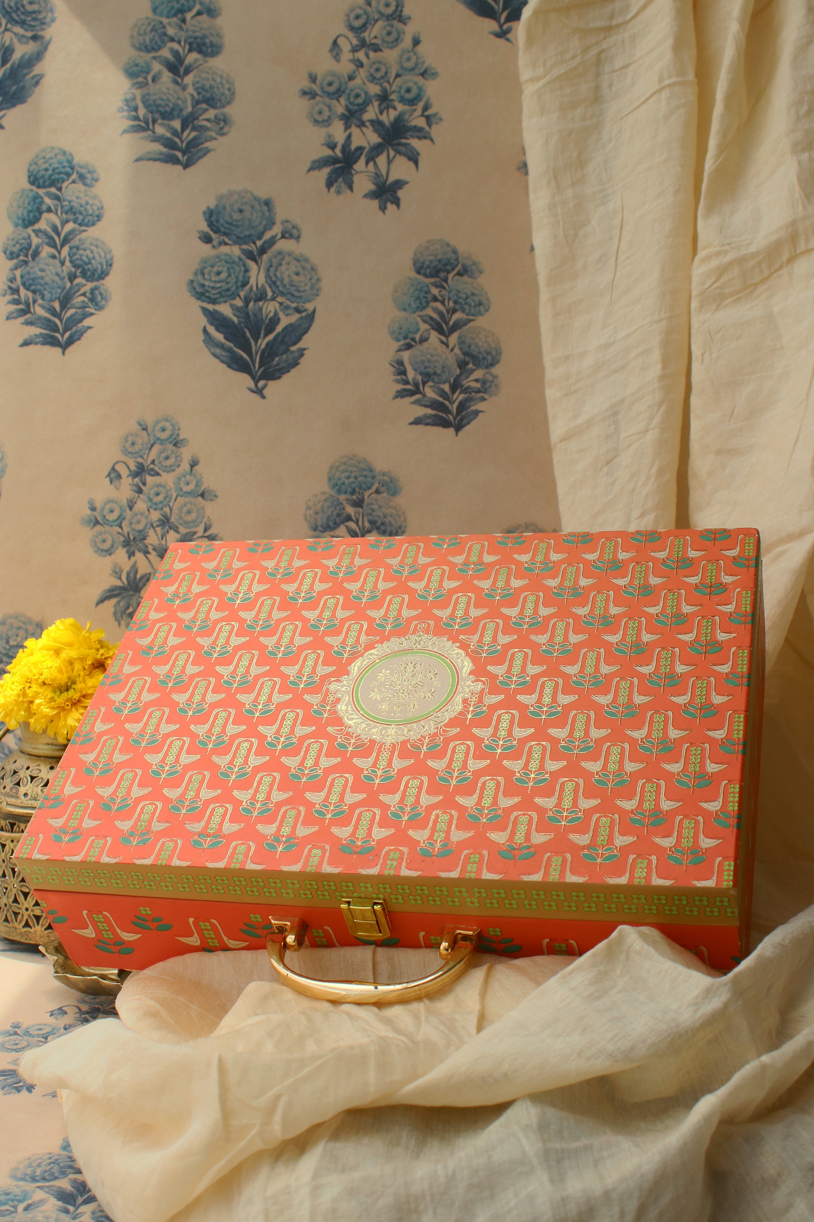 CUTRUS CHEST