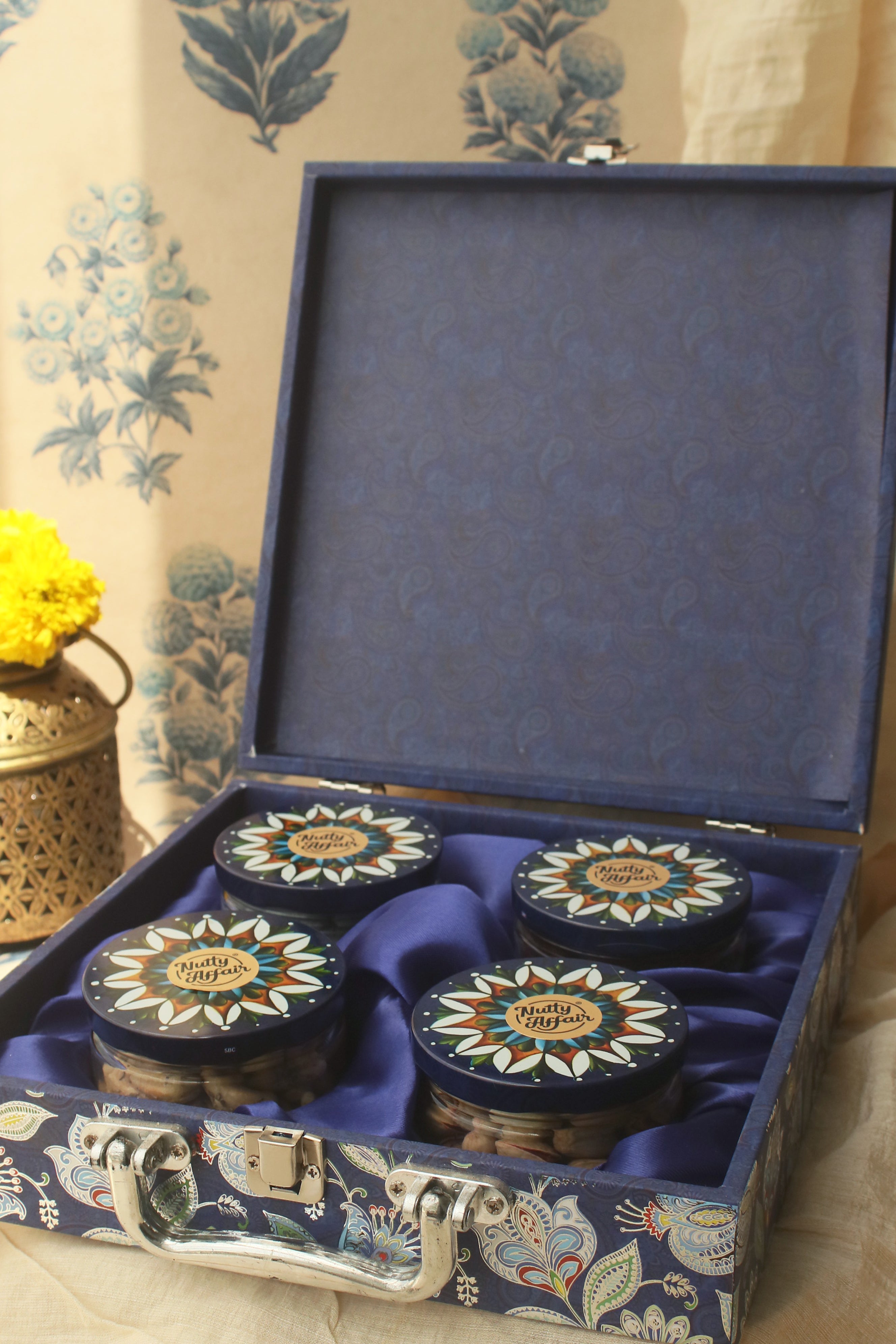 THE HEIRLOOM CASE