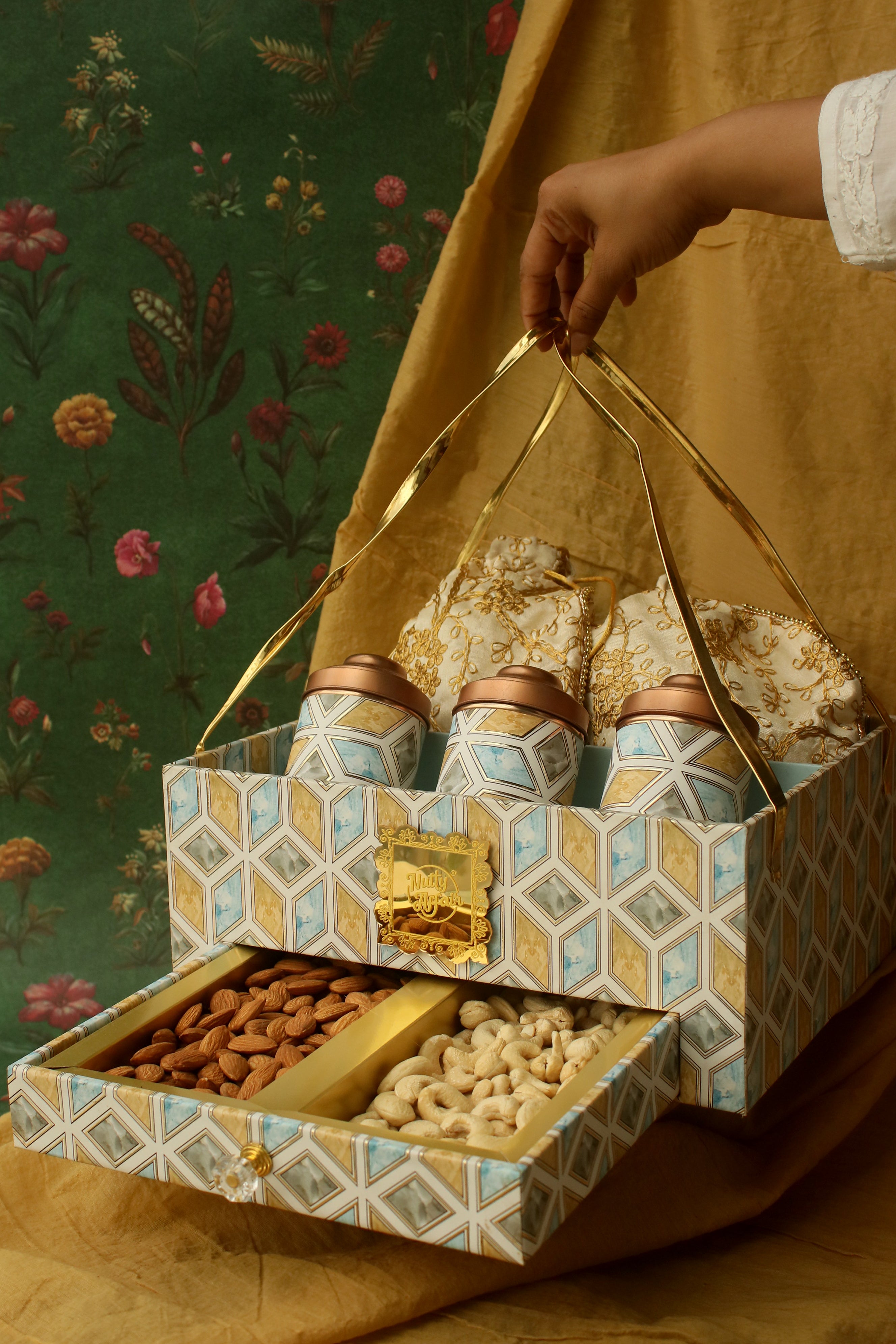 THE MOSAIC CADDY