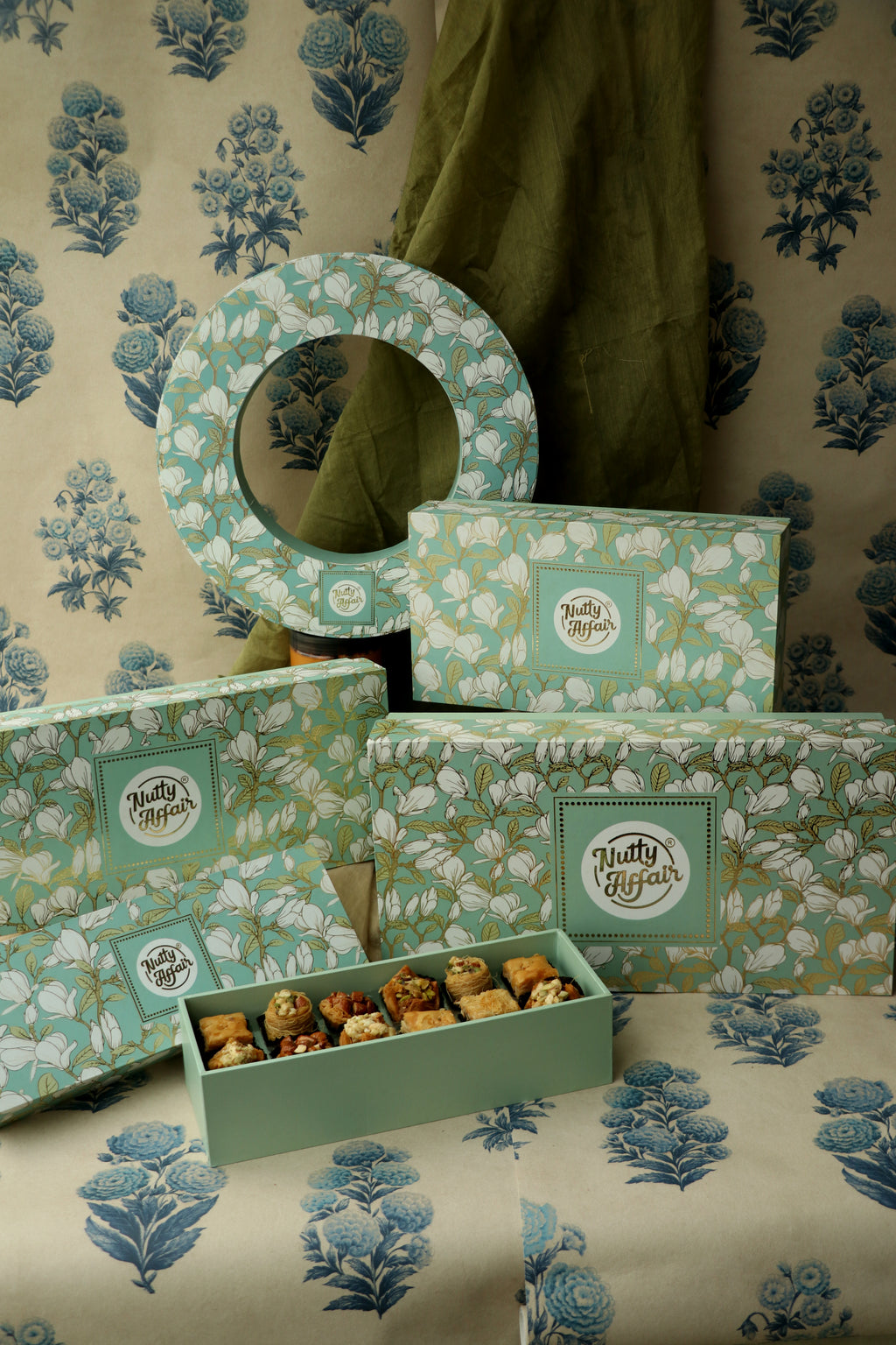 Rivaaj Sweet Box - 18 pc Ring  shape Sweet box